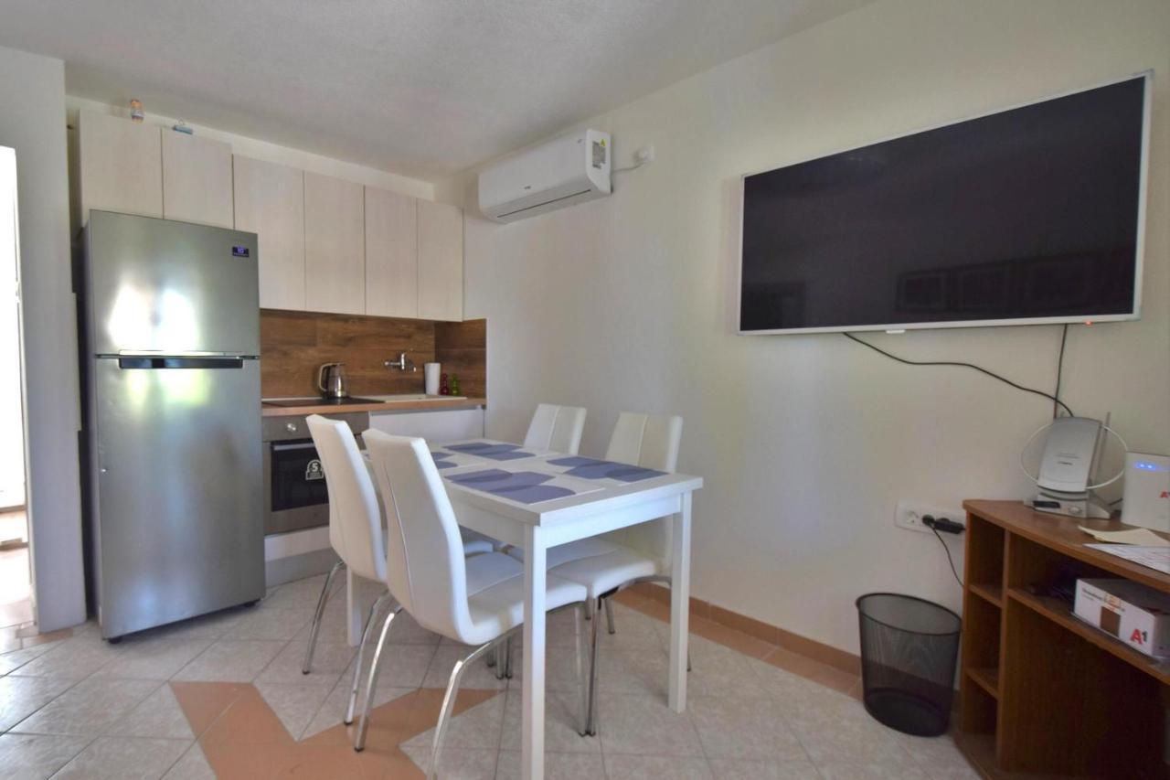 Apartment Pesja Omisalj